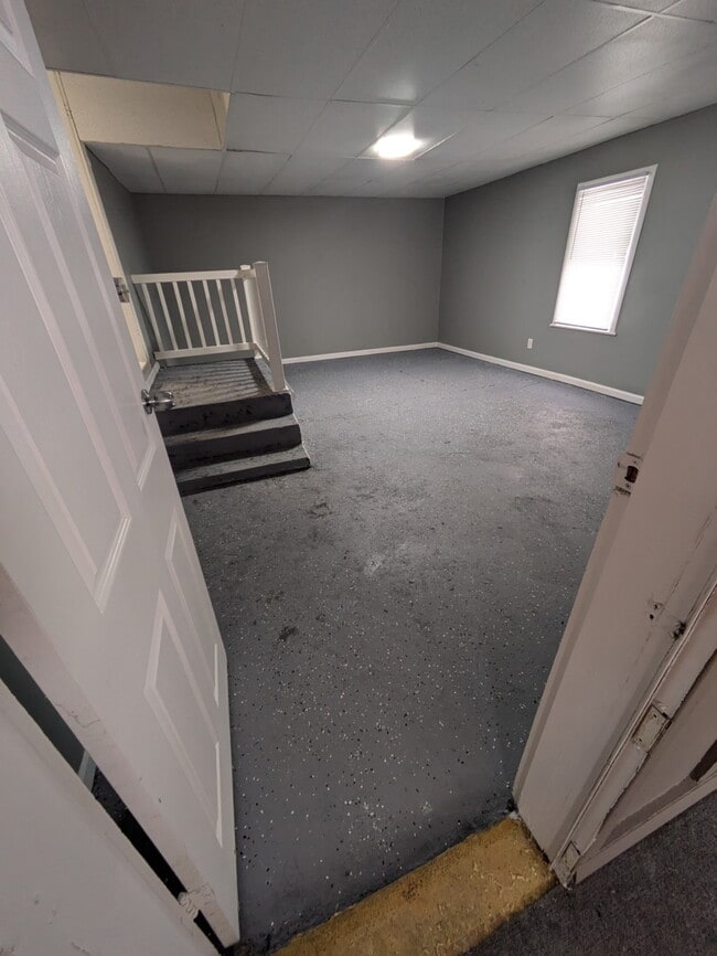 Building Photo - 4405 Silvis Rd