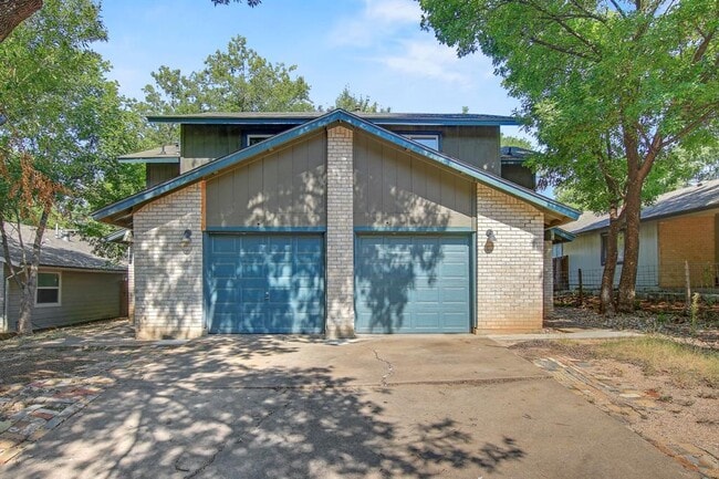 Building Photo - 2414 Burleson Ct