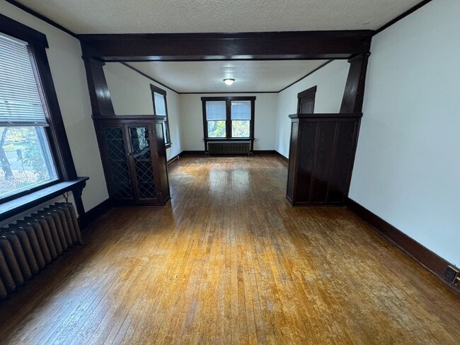 Building Photo - 616 S Grand Ave