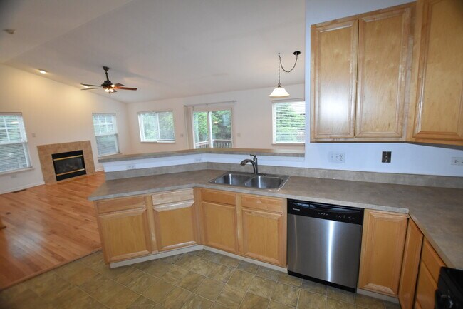 Building Photo - 2963 Saganashkee Ln