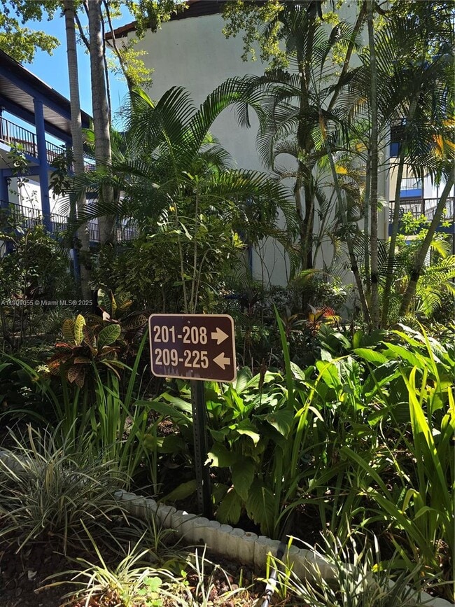 Building Photo - 6010 S Falls Cir Dr