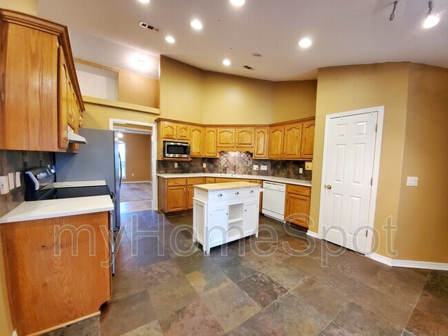Building Photo - 4219 Spindlewick Dr