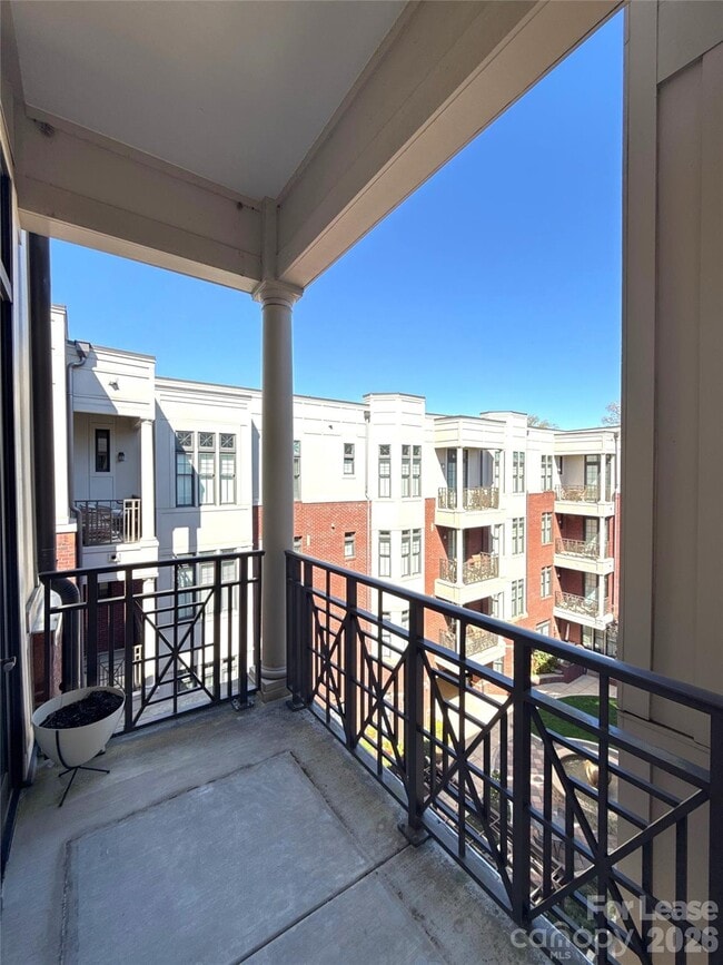 Building Photo - 2810 Selwyn Ave