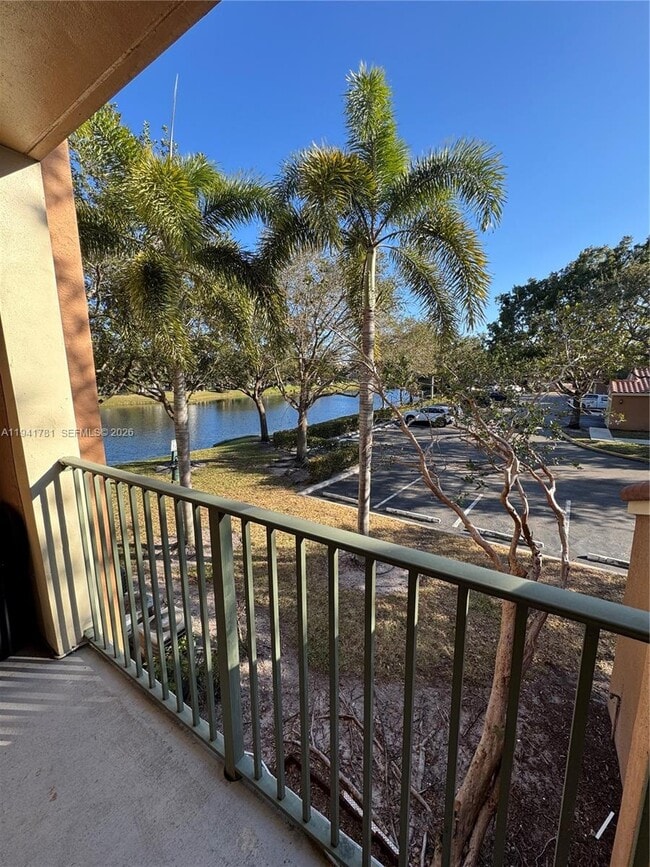 Building Photo - 4840 N State Rd 7