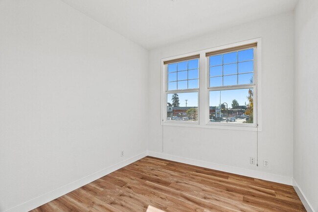 Building Photo - 1332-1332 Mission St