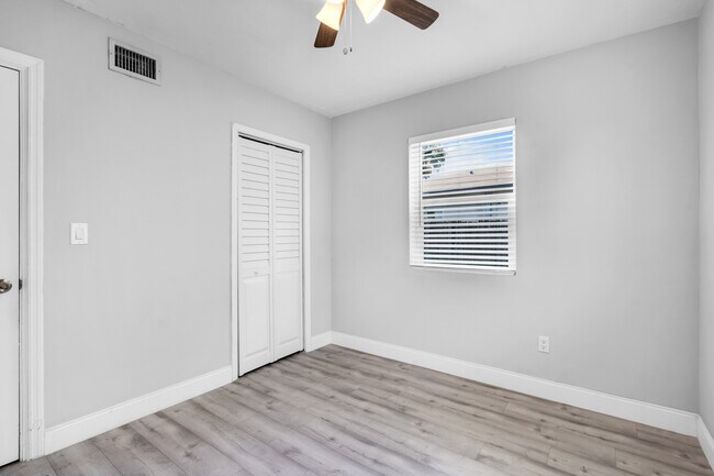 Building Photo - 4500 NE 18th Ave