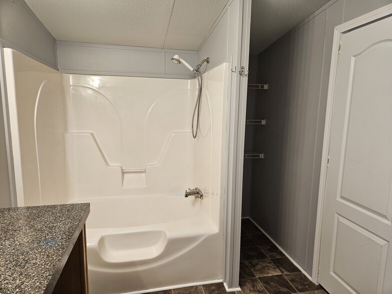 Building Photo - 71 Lynnwood Cir