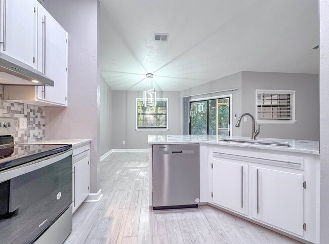 Building Photo - 6133 Greenon Ln