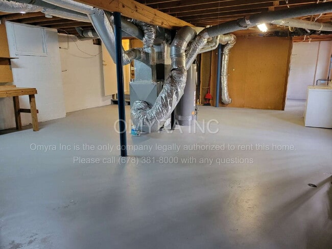 Building Photo - Lovely 4 Bedroom Home in Atlanta!