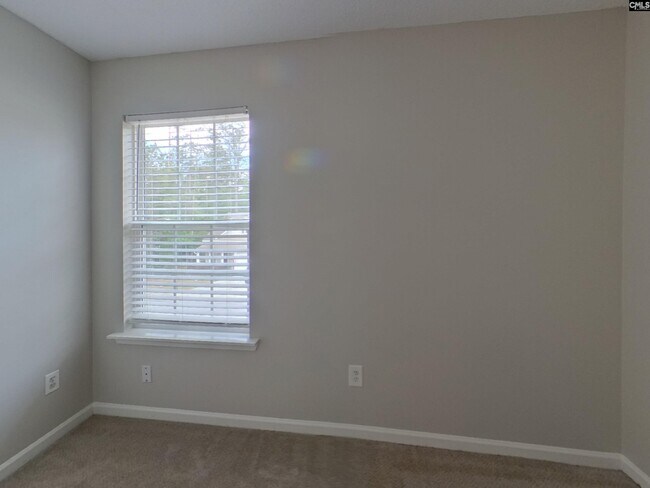 Building Photo - 381 Valley Heights Ln