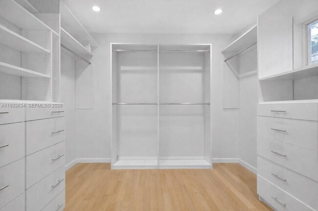 Building Photo - 11890 SW 72nd Pl