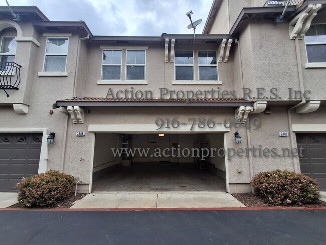 Building Photo - $500 off Move In Special! Stunning Townhome.  - 2 Stories - 3 Bed, 2.5 Bath, 2 Car Garage - Nearb...