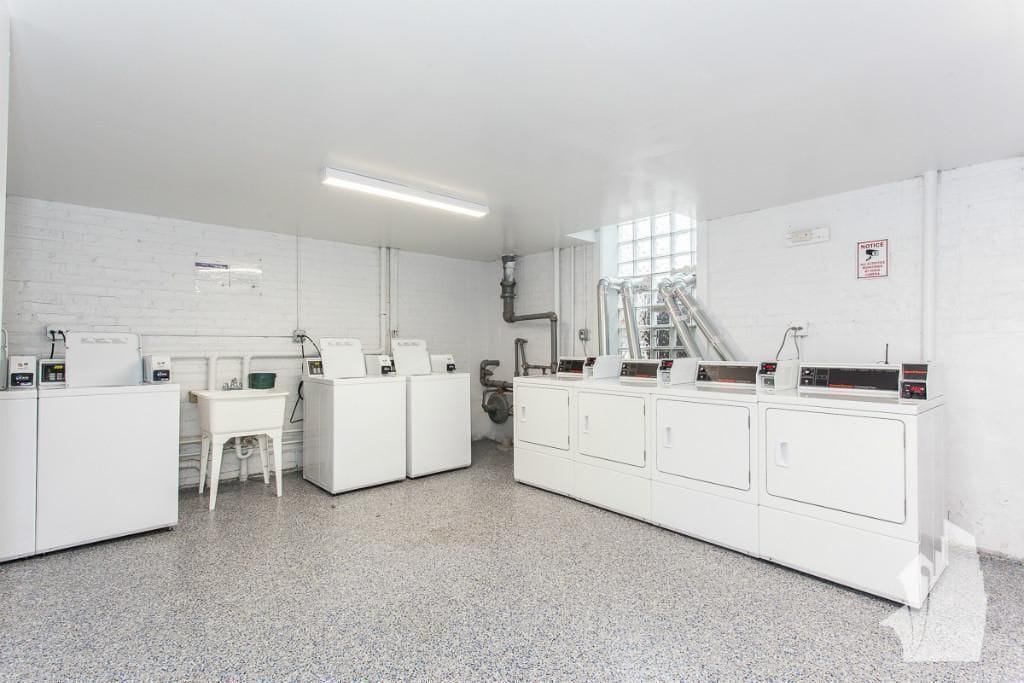 Building Photo - 2600 N Kimball Ave