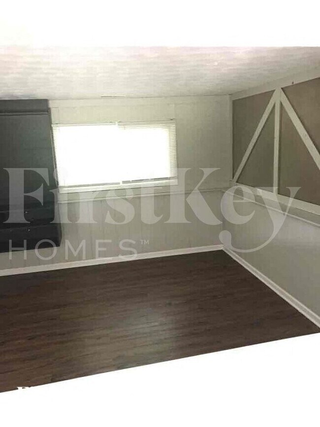 Building Photo - 2S383 Riverside Ave