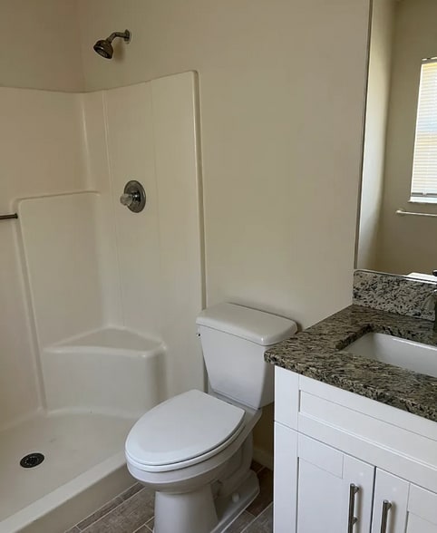 Building Photo - 500 37th Ave