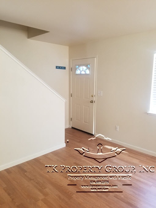 Building Photo - 1335 Oak Ridge Dr