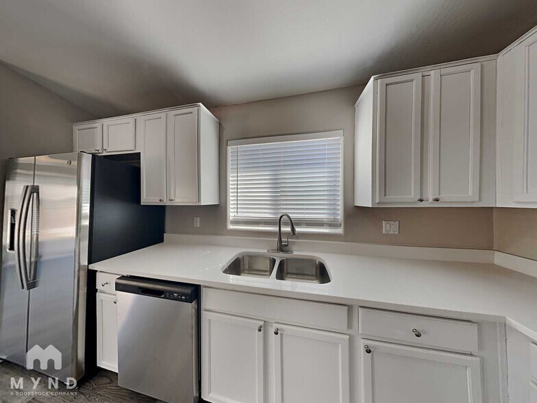 Building Photo - 4231 S 77th Ave