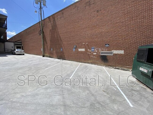 Building Photo - 5 Center Square