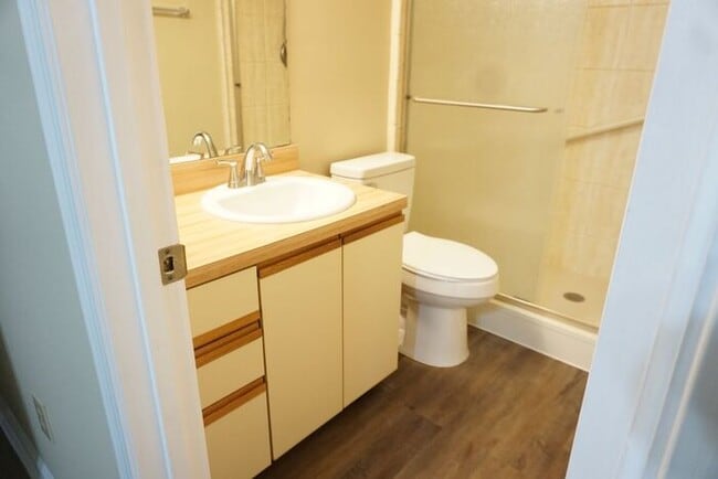 Building Photo - 3/2 Single Story Duplex with Garage