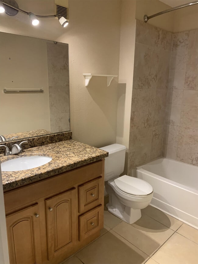 Building Photo - 3370 Pinewalk Dr N