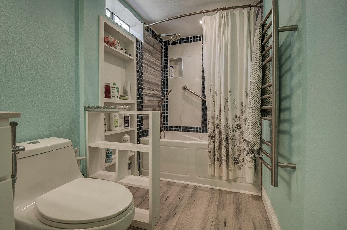 Building Photo - 11 Seamist Ct