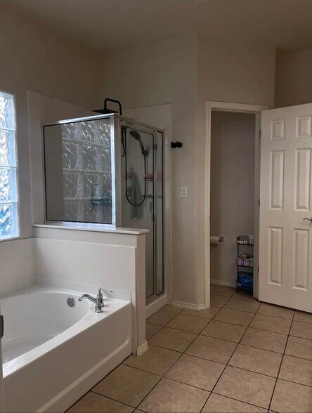 Building Photo - 41 Willow Trace Ct SE