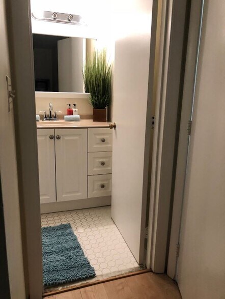 Building Photo - 91 Saint Botolph St