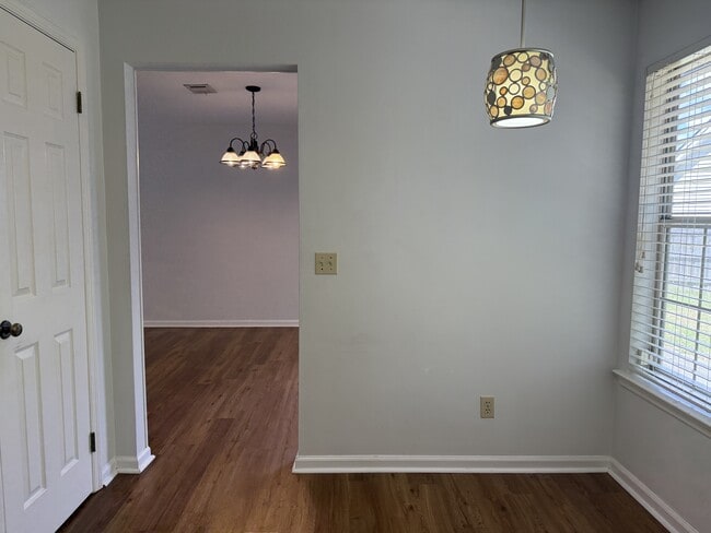 Building Photo - 36 Country Walk Dr