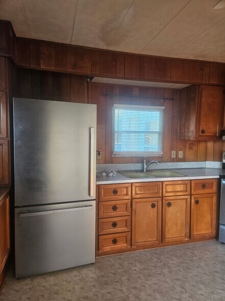 Building Photo - 83 Steele Rd