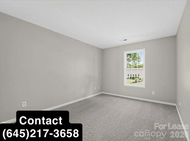 Building Photo - 3003 Hawick Commons Dr