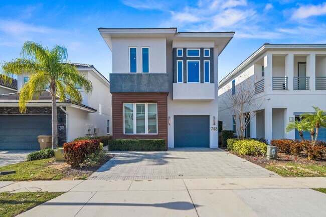 Building Photo - 748 Desert Mountain Ct