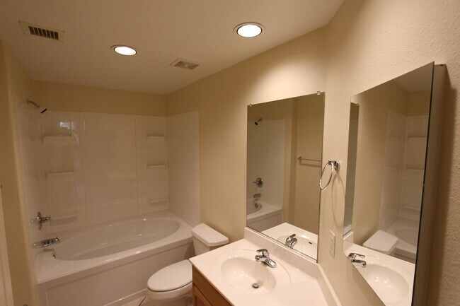 Building Photo - Spacious 2 Bedroom Summit Park Condo with Private Balcony & Soaking Tub