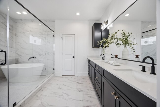 Building Photo - 2806 Mills St