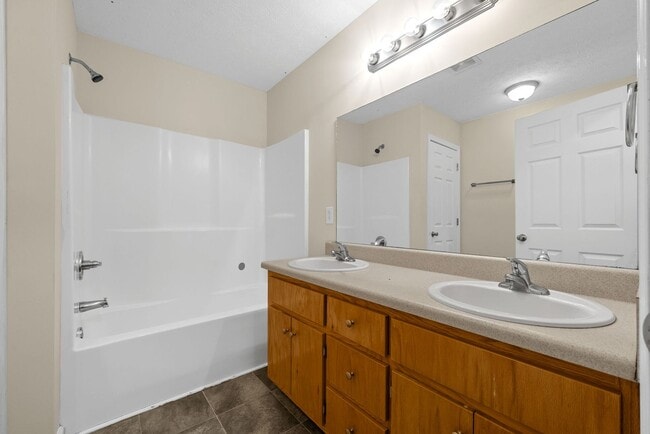 Building Photo - 105 Solid Rock Ct