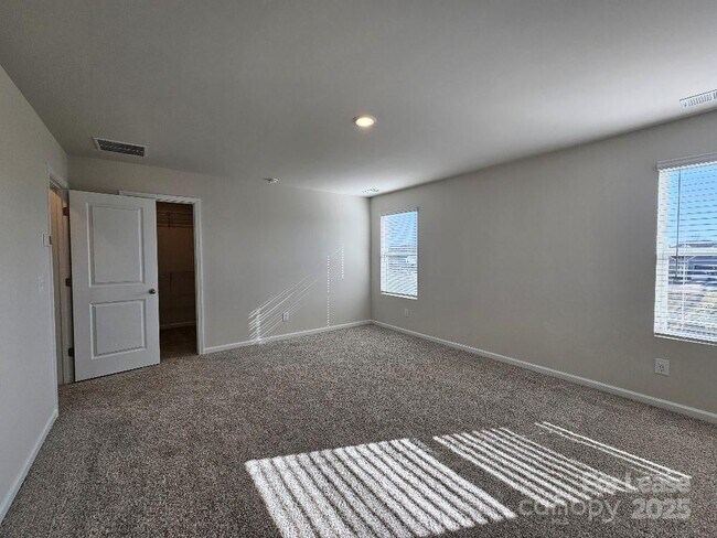 Building Photo - 5213 Brailey Cir