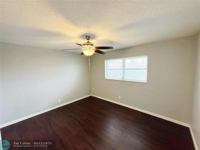 Building Photo - 1310 NW 43rd Ave