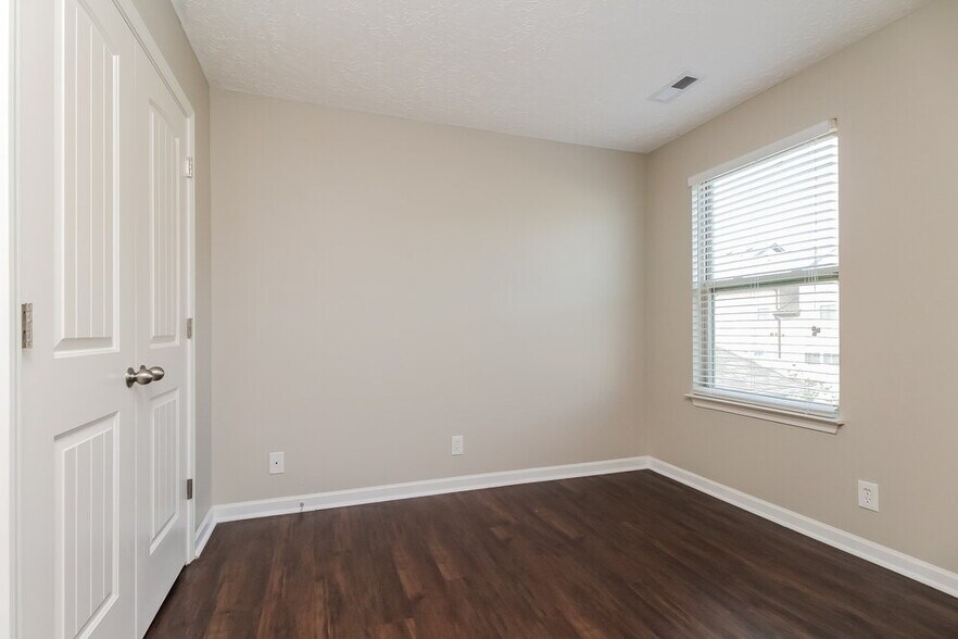 Building Photo - 1913 Warmingfield Dr