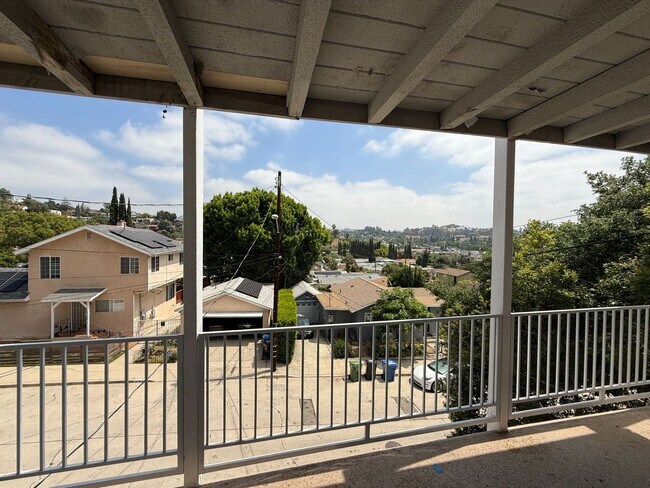 Building Photo - 1765 College View Pl