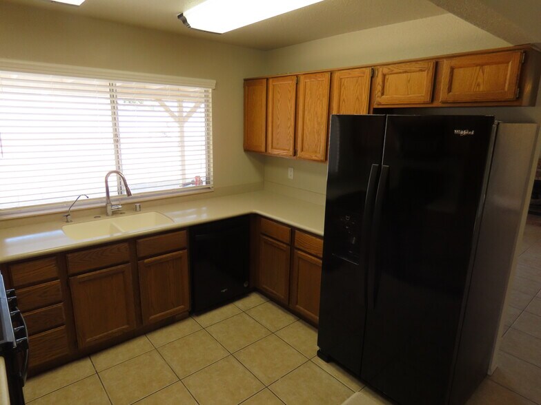 Building Photo - 4621 Country Gables Ct
