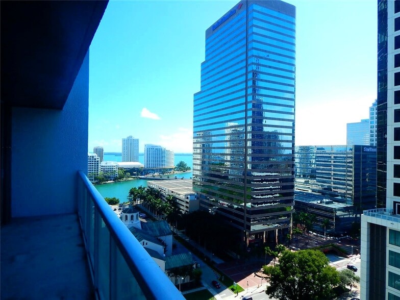 Building Photo - 500 Brickell Ave