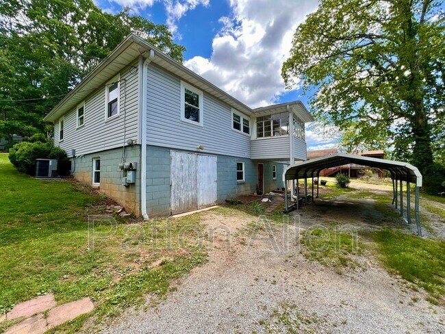 Building Photo - 135 Haynes St