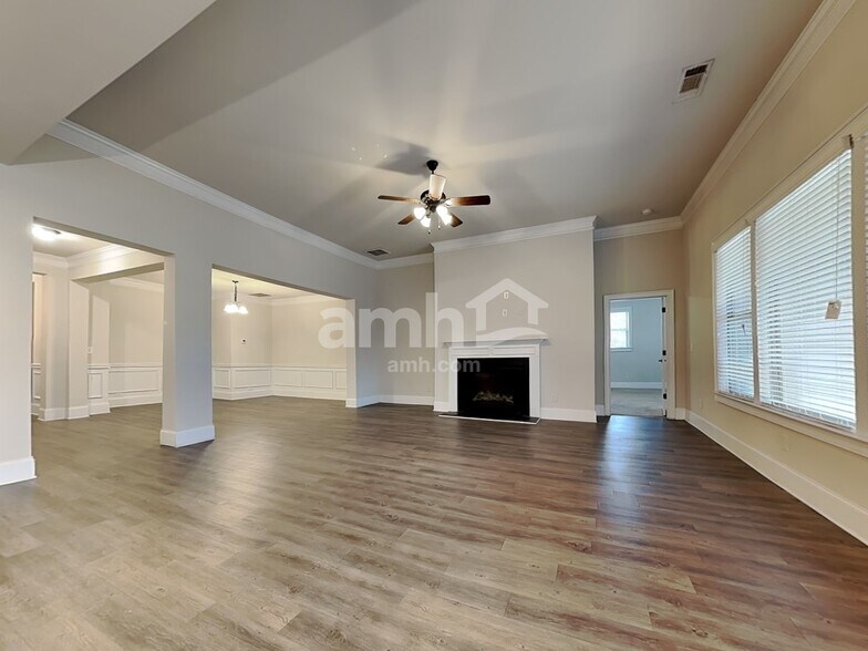 Building Photo - 255 Hinton Chase Pky