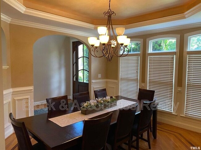Building Photo - 10216 San Remo Pl