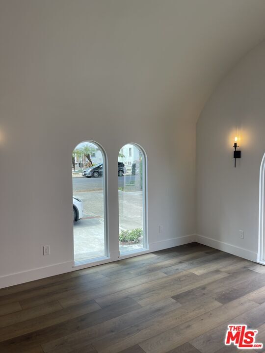 Building Photo - 1536 N Commonwealth Ave