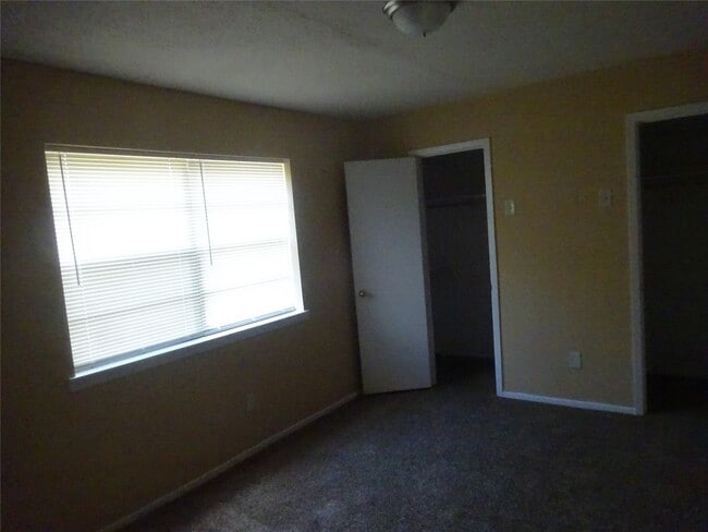 Building Photo - 7411 Bahia Ln