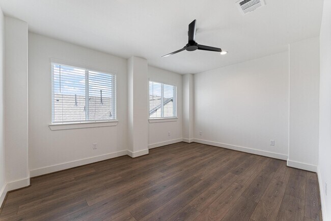 Building Photo - 2753 Sunny Briar Dr