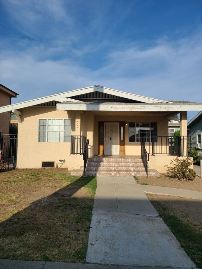 Primary Photo - 522 N Hobart Blvd
