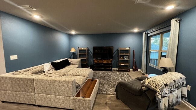 Building Photo - 10296 Brodick Lp