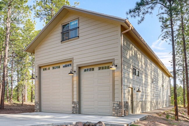Building Photo - 3561 W Kiltie Loop