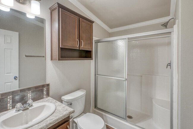 Building Photo - 826 Sandy Mountain Dr